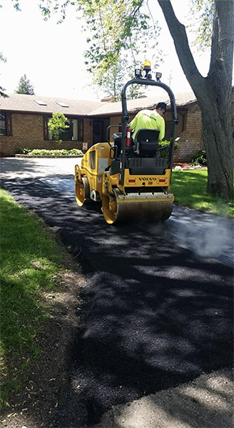 asphalt paving residential driveway