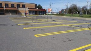 parking lot striping yellow lines